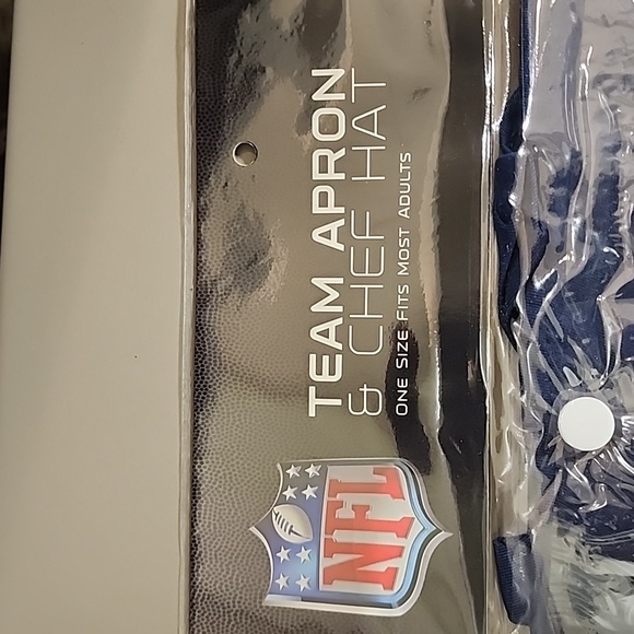 NFL chef apron and hatWeight 10oz, NFL FootballGreat for tailgating, barbecue - Picture 2 of 4